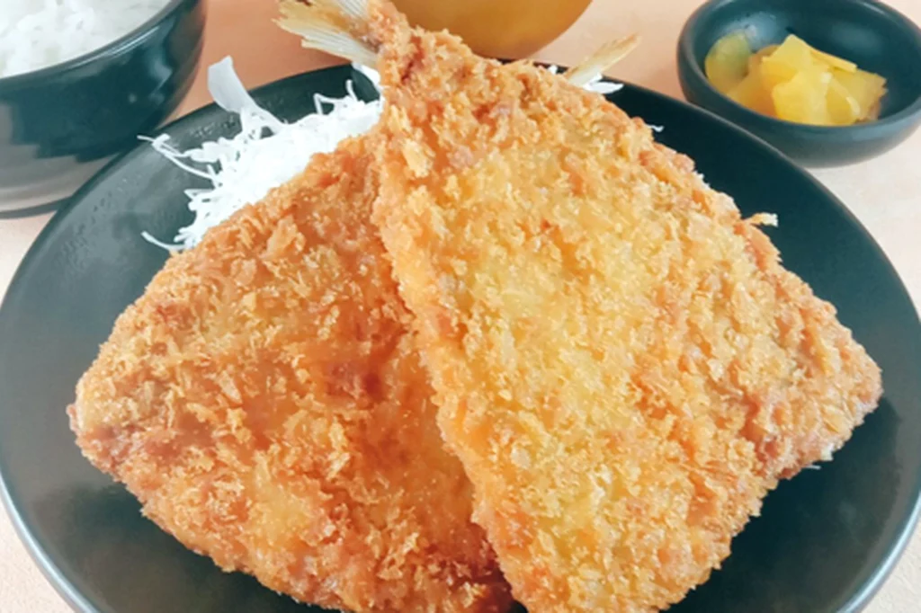 【バナナサンド】『TOKYO MER』共演の3人が唸った、湾岸幕張PAのアジフライ定食はここ！