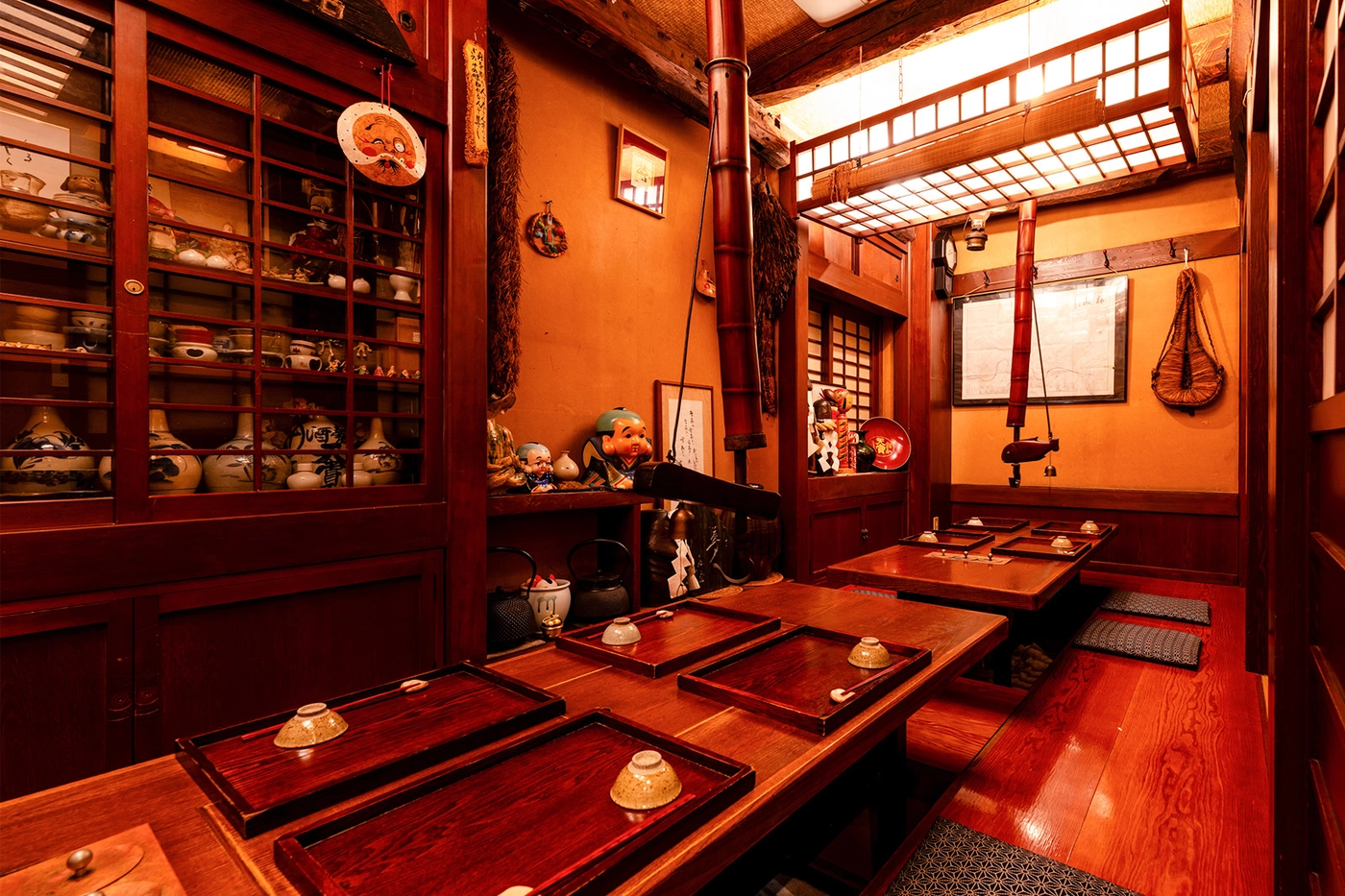仙台 郷土酒亭 元祖 炉ばたの店内カウンター